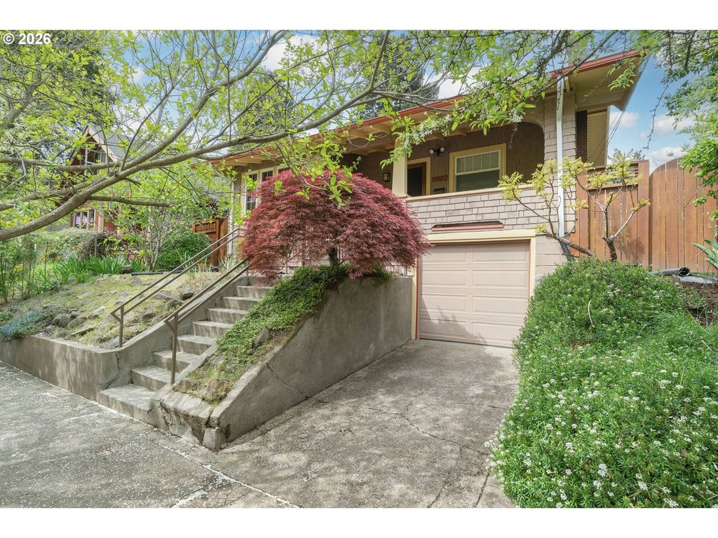 5823 Ne FLANDERS St, Portland, OR 97213