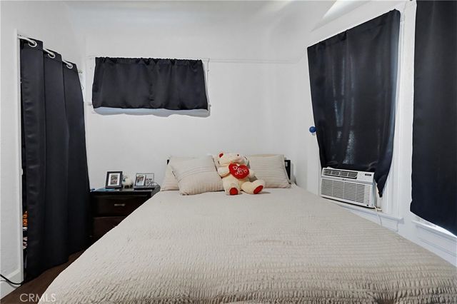 814 East 41st Street, Los Angeles, CA 90011