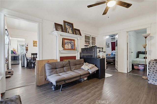 814 East 41st Street, Los Angeles, CA 90011