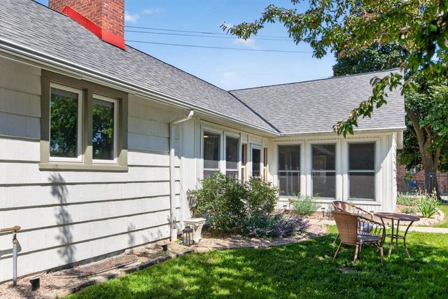 4100 N Ardmore AVENUE, Shorewood, WI 53211