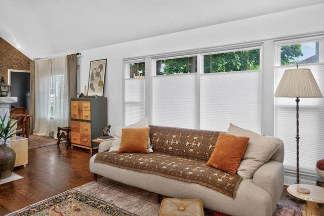 4100 N Ardmore AVENUE, Shorewood, WI 53211