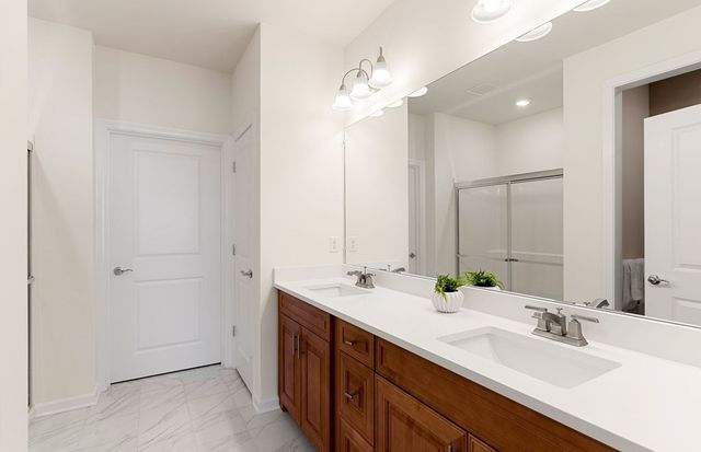 320 Martins Landing 511, North Reading, MA 01864