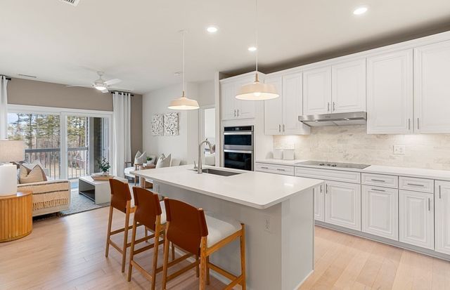 320 Martins Landing 511, North Reading, MA 01864