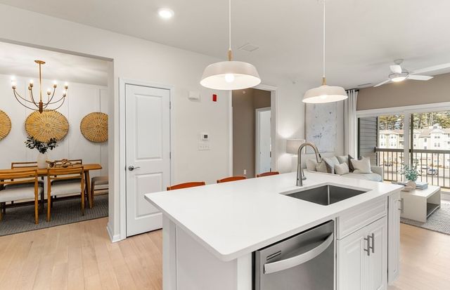 320 Martins Landing 511, North Reading, MA 01864