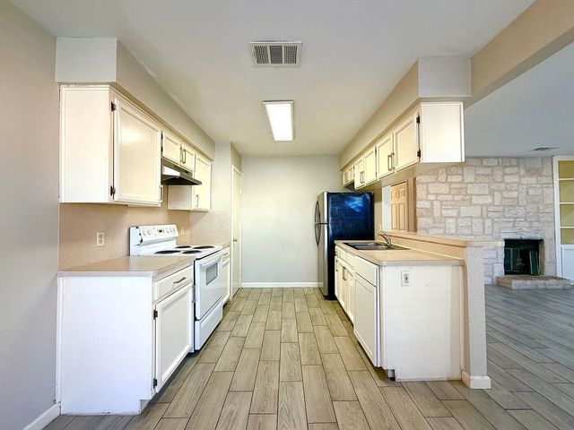 209 E Noton ST 109, Pflugerville, TX 78660