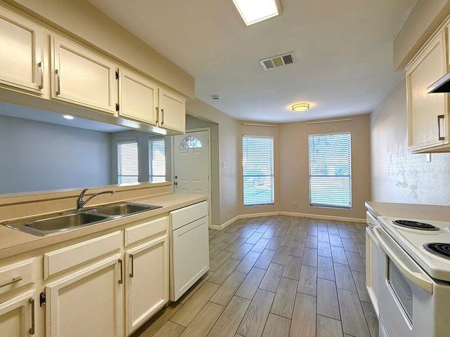 209 E Noton ST 109, Pflugerville, TX 78660