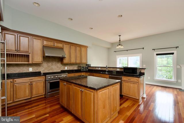 6411 VELLIETY LN, Springfield, VA 22152