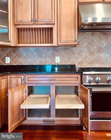 6411 VELLIETY LN, Springfield, VA 22152