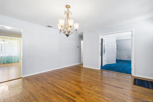 211 Oswego Avenue, Medford, NY 11763