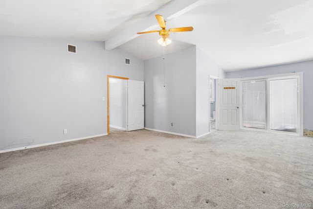 211 Oswego Avenue, Medford, NY 11763