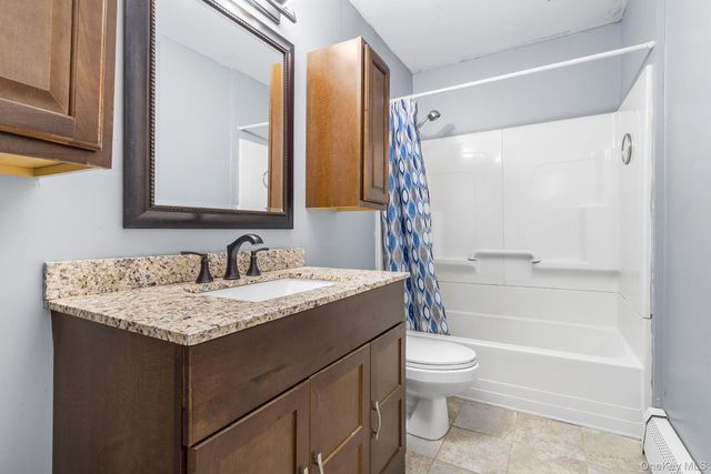 211 Oswego Avenue, Medford, NY 11763