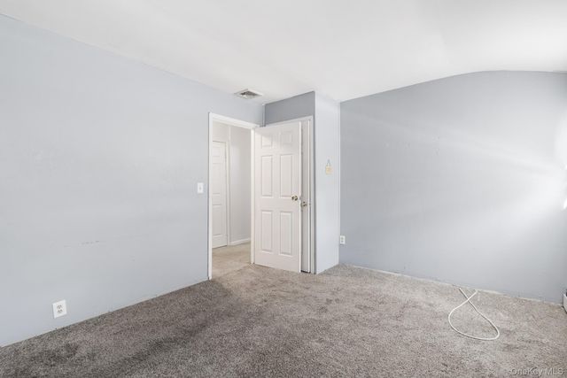 211 Oswego Avenue, Medford, NY 11763