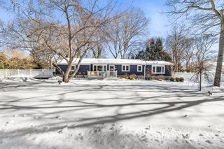 211 Oswego Avenue, Medford, NY 11763