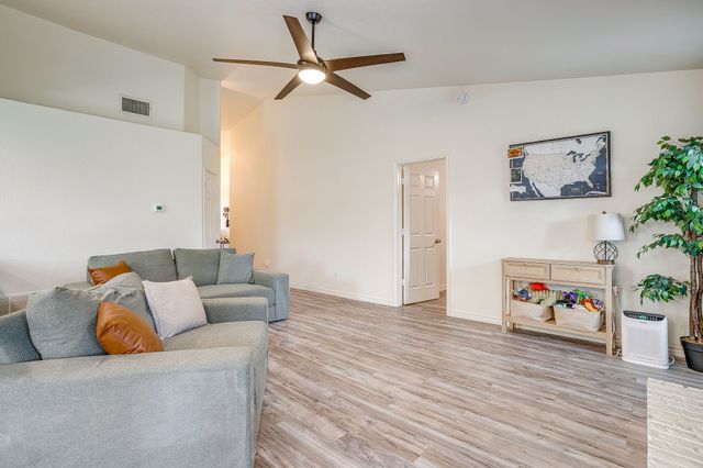 2135 Reverchon Drive, Arlington, TX 76017
