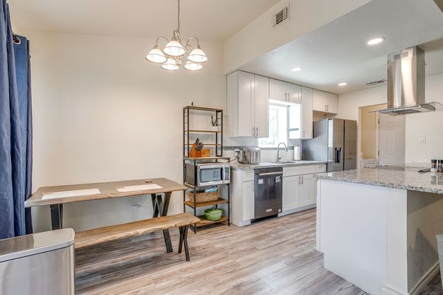 2135 Reverchon Drive, Arlington, TX 76017