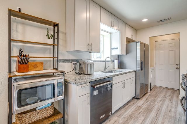 2135 Reverchon Drive, Arlington, TX 76017