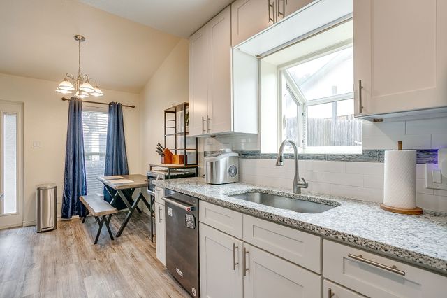 2135 Reverchon Drive, Arlington, TX 76017