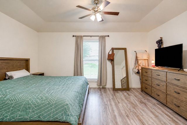 2135 Reverchon Drive, Arlington, TX 76017