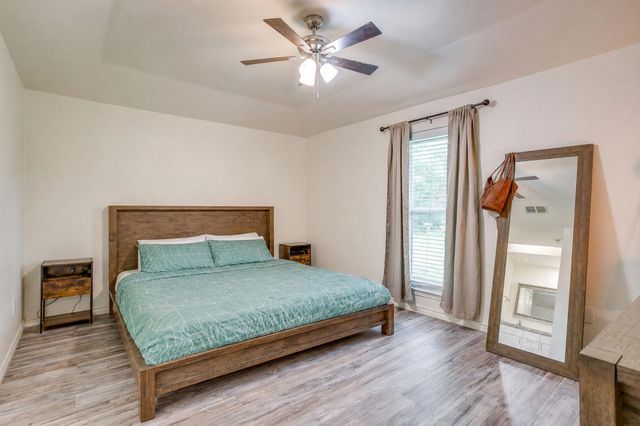 2135 Reverchon Drive, Arlington, TX 76017