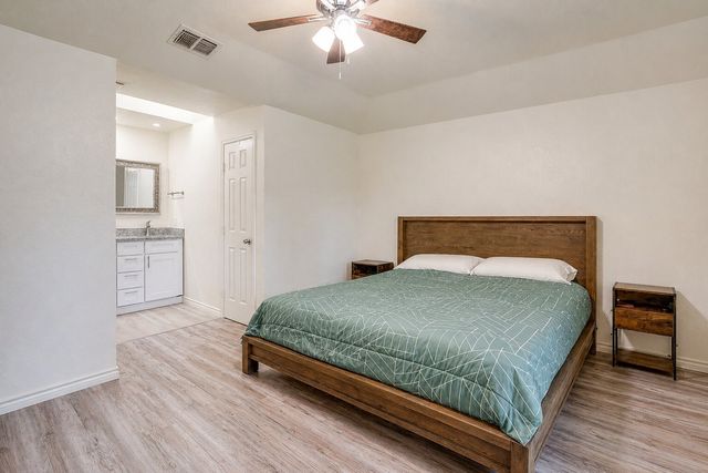 2135 Reverchon Drive, Arlington, TX 76017