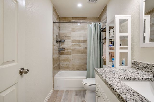 2135 Reverchon Drive, Arlington, TX 76017