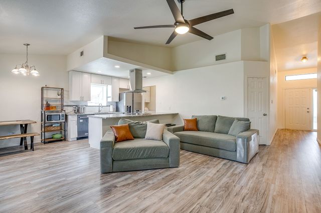 2135 Reverchon Drive, Arlington, TX 76017