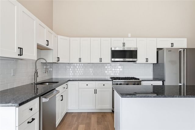 3809 Liberty Ave 403, Lawrenceville, PA 15201