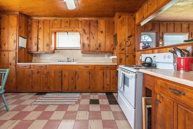 4018 3rd Street, Galveston, TX 77554