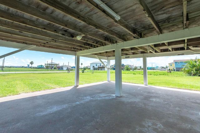 4018 3rd Street, Galveston, TX 77554