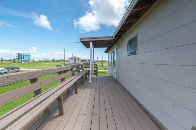 4018 3rd Street, Galveston, TX 77554