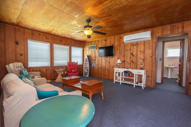 4018 3rd Street, Galveston, TX 77554