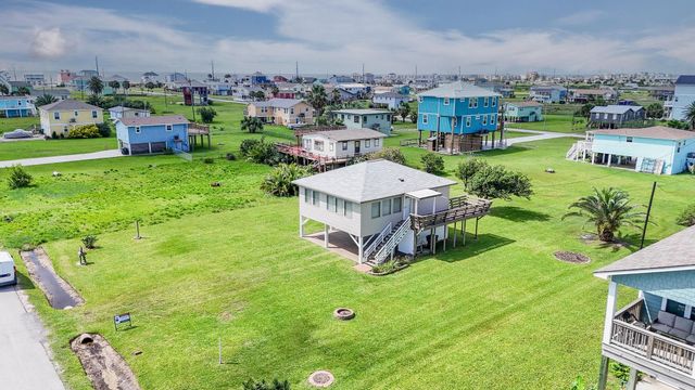 4018 3rd Street, Galveston, TX 77554