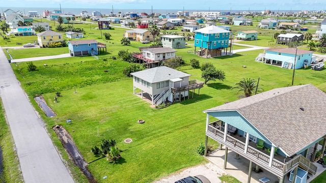 4018 3rd Street, Galveston, TX 77554