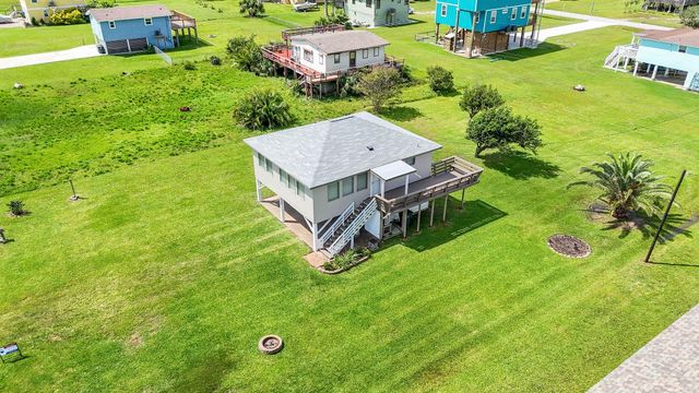 4018 3rd Street, Galveston, TX 77554