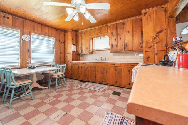 4018 3rd Street, Galveston, TX 77554