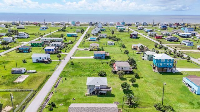 4018 3rd Street, Galveston, TX 77554