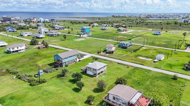 4018 3rd Street, Galveston, TX 77554