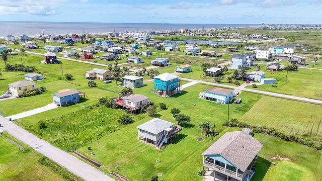 4018 3rd Street, Galveston, TX 77554