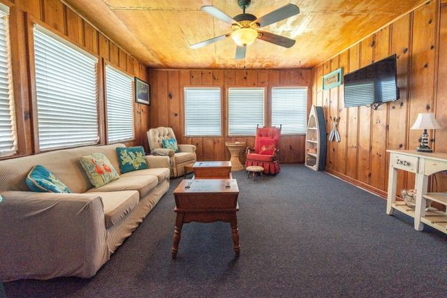 4018 3rd Street, Galveston, TX 77554