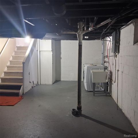 1338 Helen, Inkster, MI 48141