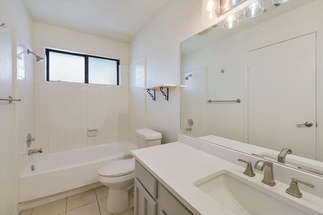 1202 Thorpe LN 402, San Marcos, TX 78666