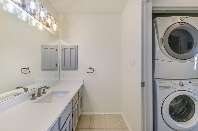1202 Thorpe LN 402, San Marcos, TX 78666
