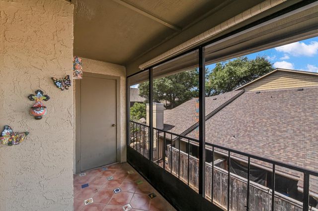 1202 Thorpe LN 402, San Marcos, TX 78666