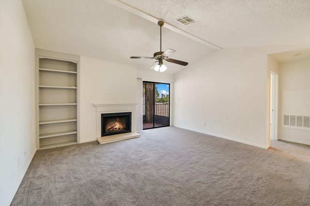 1202 Thorpe LN 402, San Marcos, TX 78666
