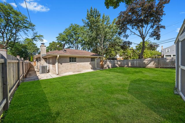 1621 S Crescent Avenue, Park Ridge, IL 60068