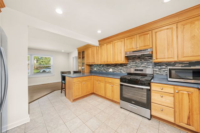 1621 S Crescent Avenue, Park Ridge, IL 60068