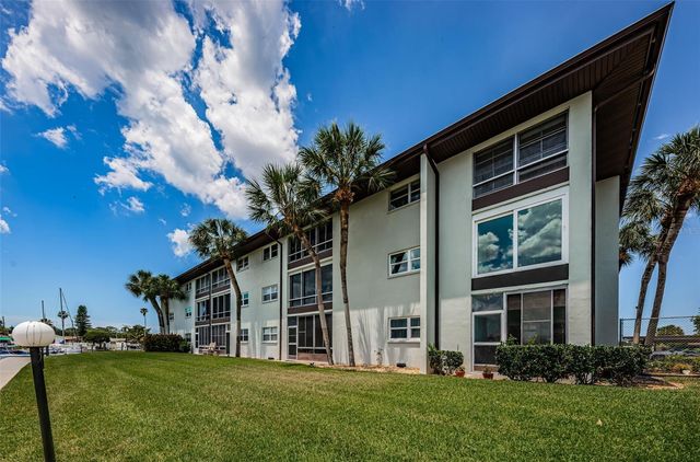 5157 SILENT LOOP 301, New Port Richey, FL 34652