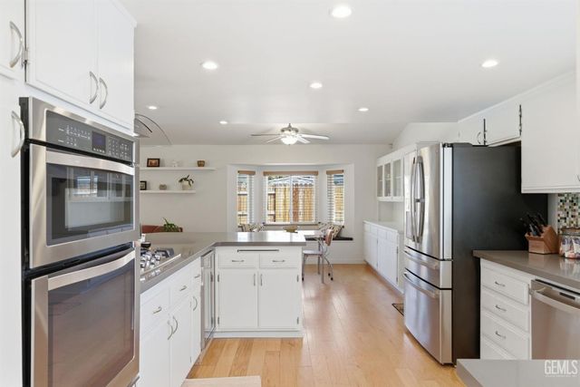 8821 Sierra Oak Drive, Bakersfield, CA 93311