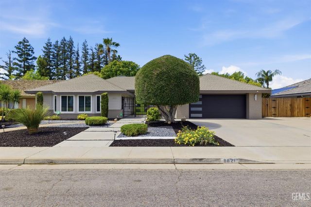 8821 Sierra Oak Drive, Bakersfield, CA 93311