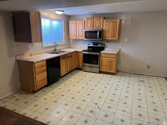 997 E 825 N, Layton, UT 84040